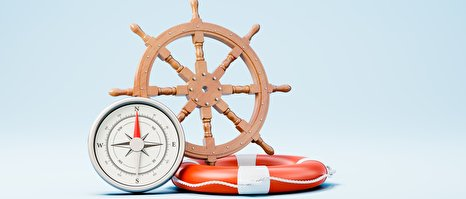 Schiffssteuerrad, Kompass, Rettungsring